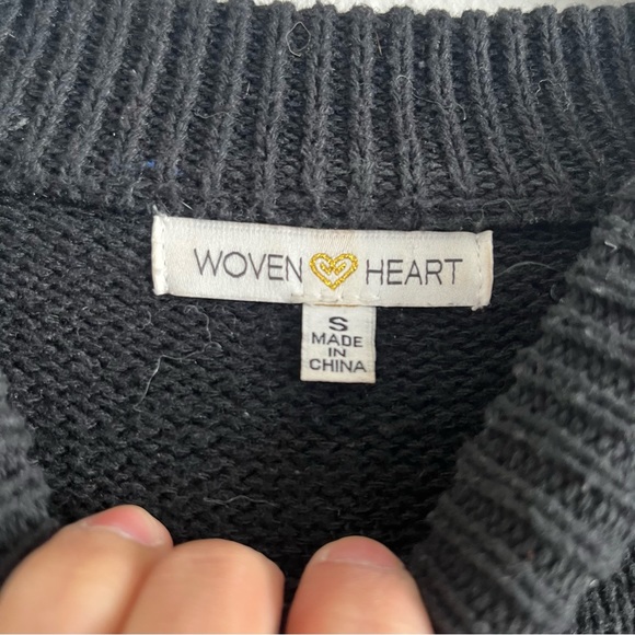 🪩 Embroidered Floral Sweater 🪩 - Picture 4 of 6